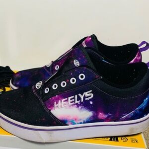 Heelys Galaxy Pro 20 Youth Size 6/ Women’s 7 tool, laces, and plugs included!